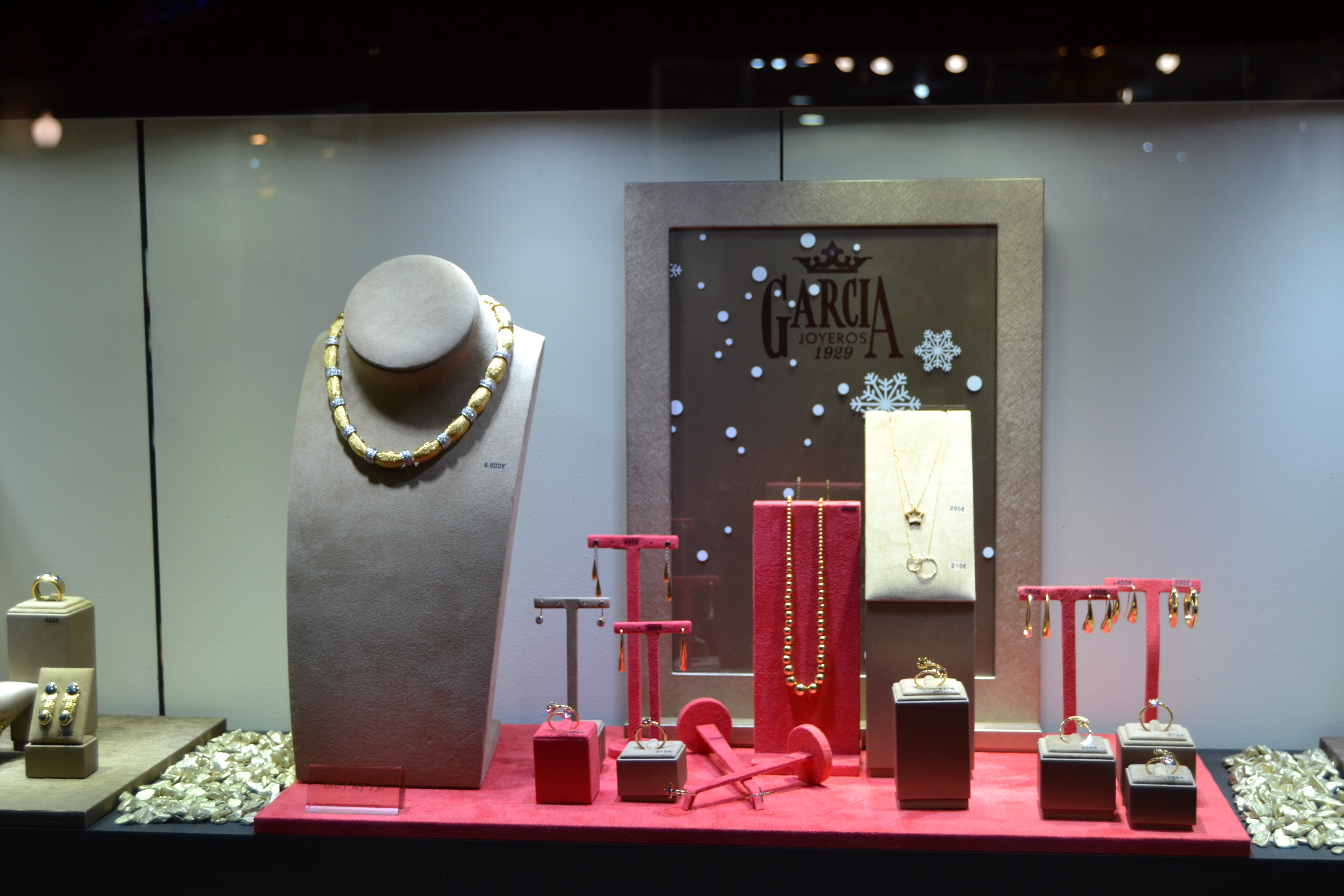 Ideas para regalar en Navidad: un joyero, elegante y espacioso, disponible  en  en cinco colores, Escaparate: compras y ofertas